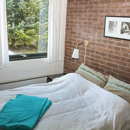 Three-bedroom Holiday In * Hals