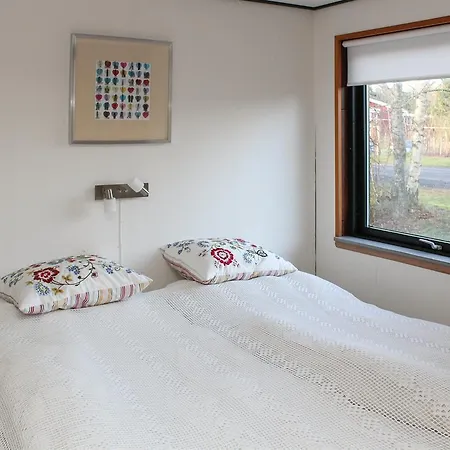 Three-bedroom Holiday In Semesterbostad Hals