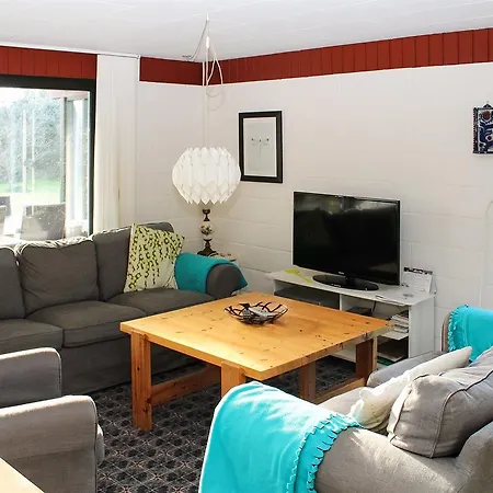 Three-bedroom Holiday In Hals